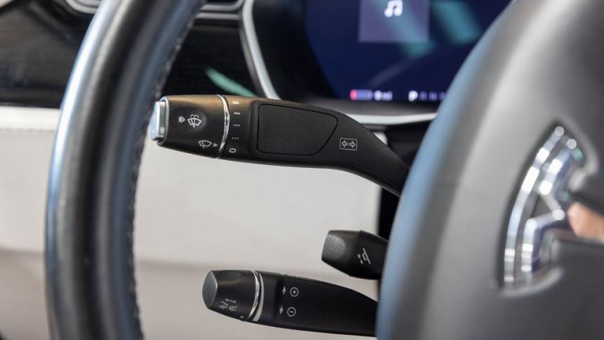 2018 Tesla Model X 5YJXCDE27JF088474