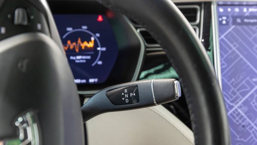 2018 Tesla Model X 5YJXCDE27JF088474