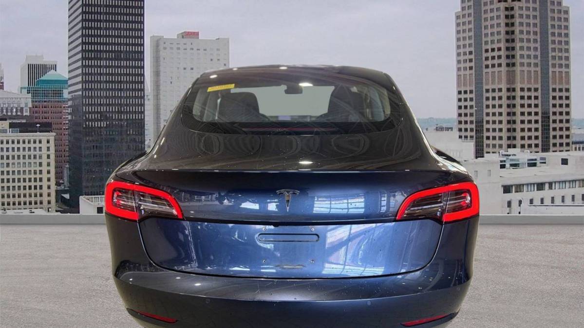 2018 Tesla Model 3 5YJ3E1EA4JF015206
