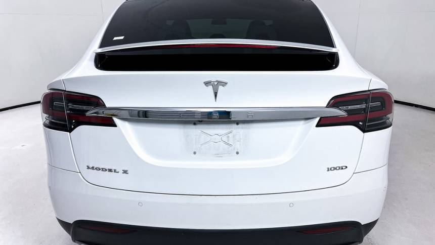 2018 Tesla Model X 5YJXCAE28JF109606