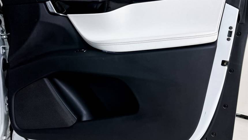 2018 Tesla Model X 5YJXCAE28JF109606