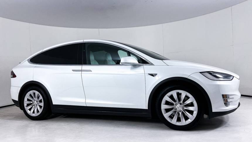 2018 Tesla Model X 5YJXCAE28JF109606