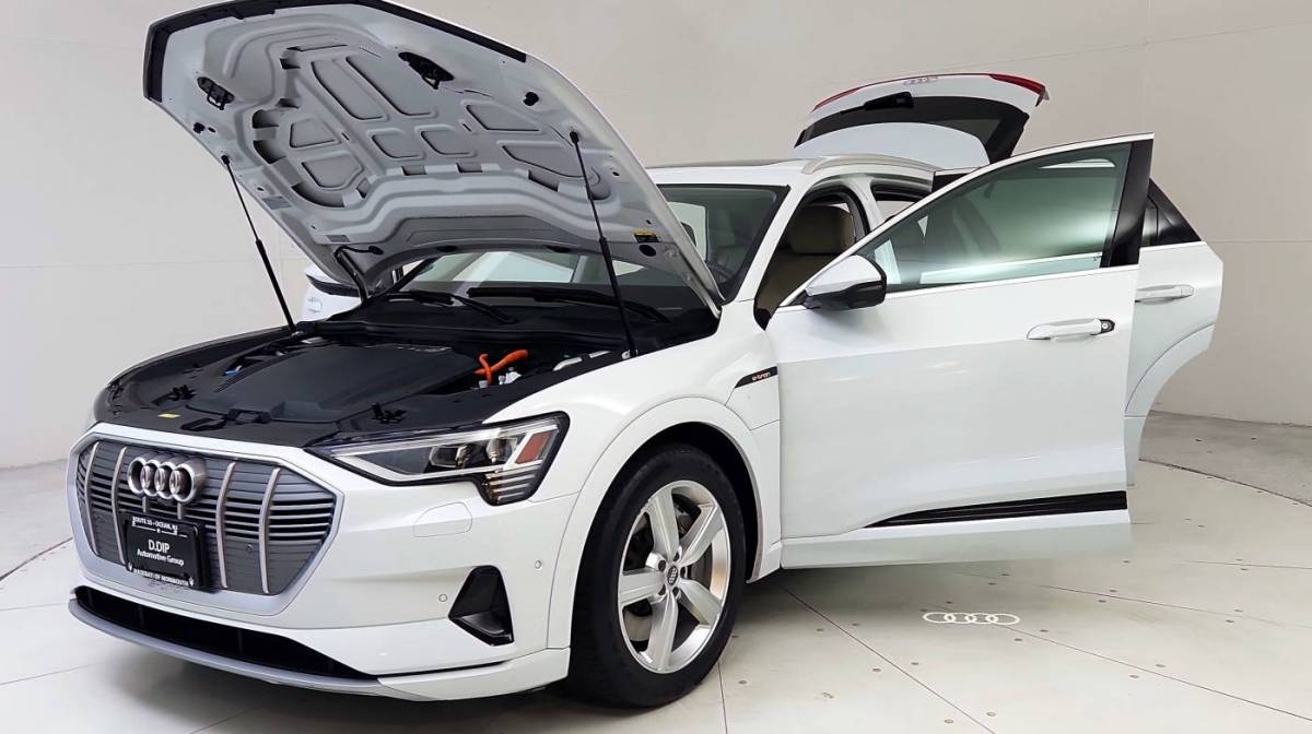 2019 Audi e-tron WA1LAAGEXKB022879