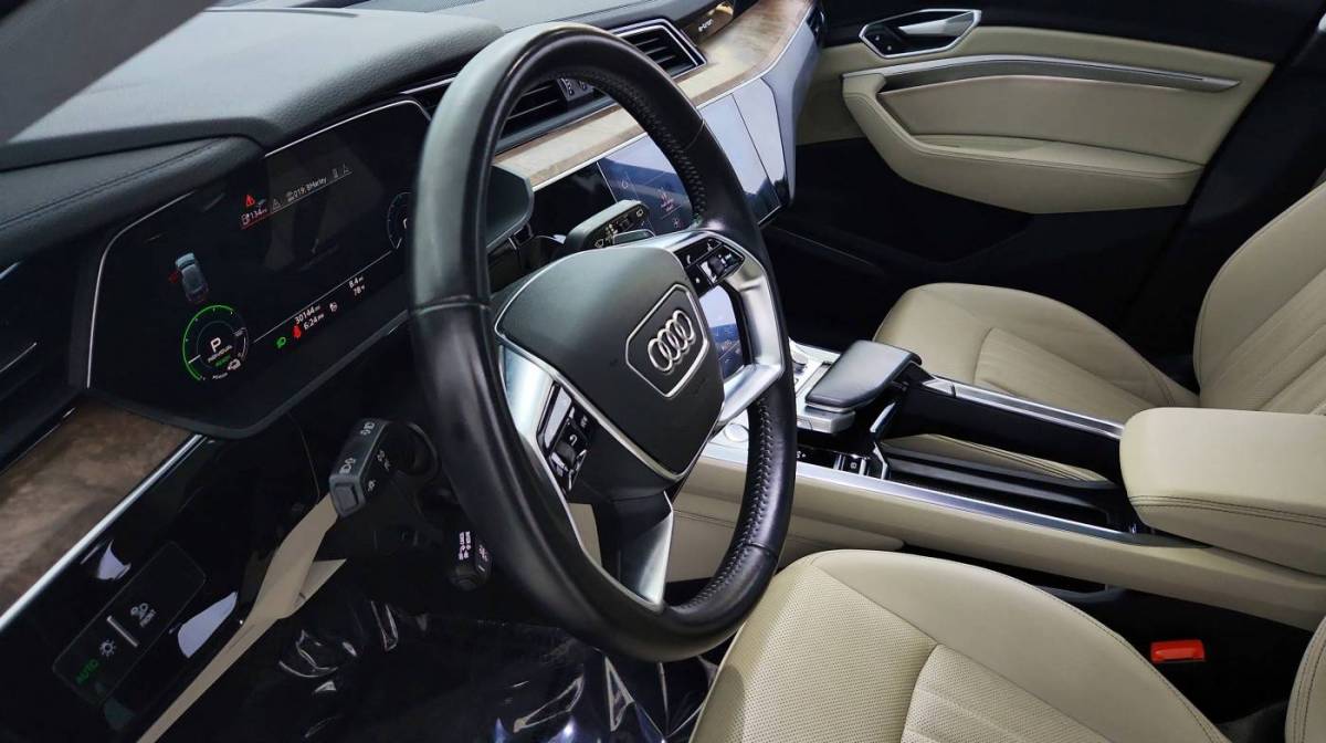 2019 Audi e-tron WA1LAAGEXKB022879