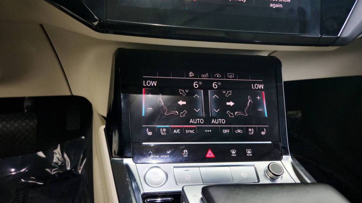2019 Audi e-tron WA1LAAGEXKB022879