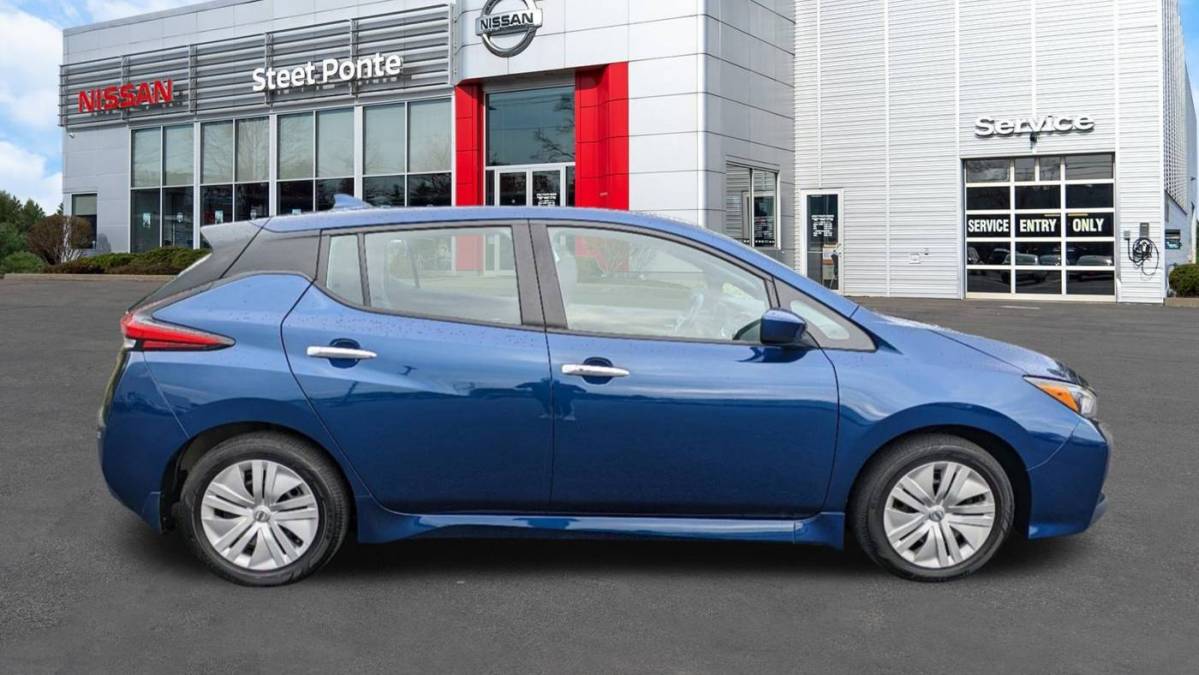2022 Nissan LEAF 1N4AZ1BV8NC561437