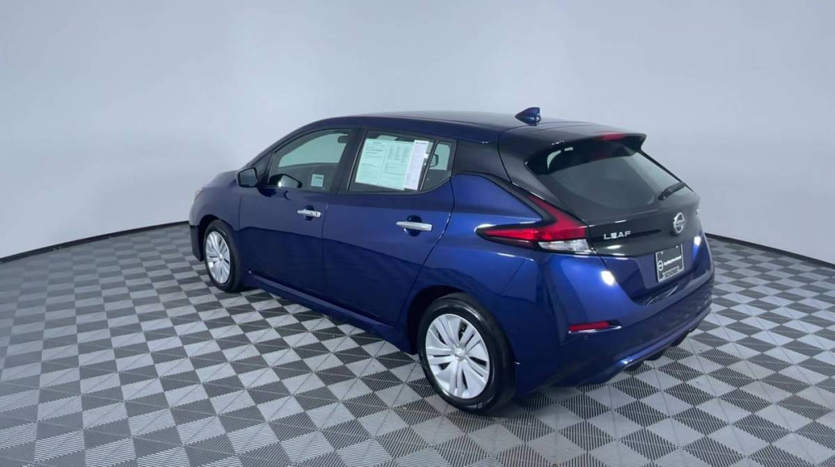2022 Nissan LEAF 1N4AZ1BV5NC558186