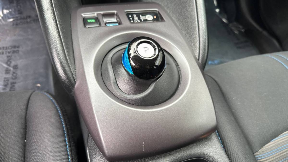 2022 Nissan LEAF 1N4AZ1BV1NC558380