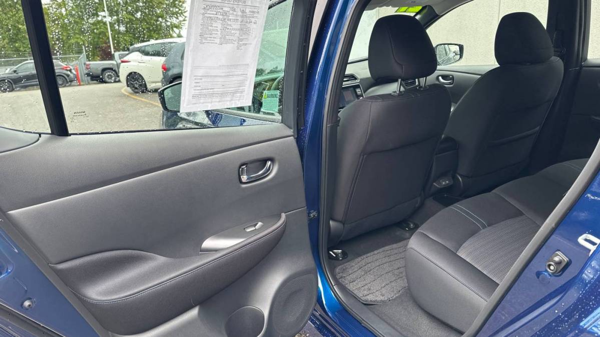 2021 Nissan LEAF 1N4AZ1BV7MC555076