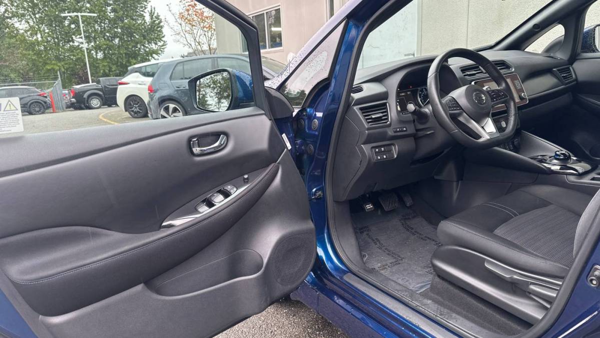 2021 Nissan LEAF 1N4AZ1CV5MC556693