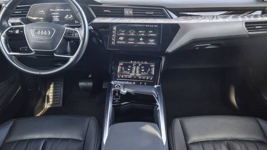 2021 Audi e-tron WA1LAAGEXMB000853