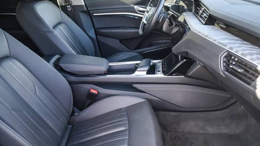 2021 Audi e-tron WA1LAAGEXMB000853