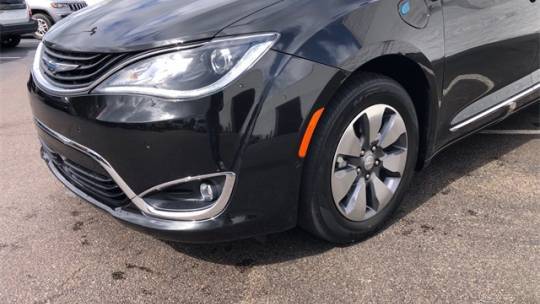 2018 Chrysler Pacifica Hybrid 2C4RC1N75JR172588