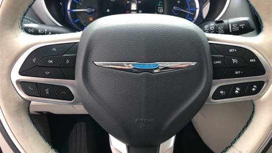 2018 Chrysler Pacifica Hybrid 2C4RC1N75JR172588
