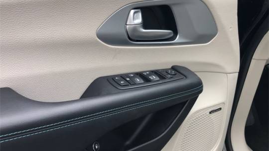 2018 Chrysler Pacifica Hybrid 2C4RC1N75JR172588