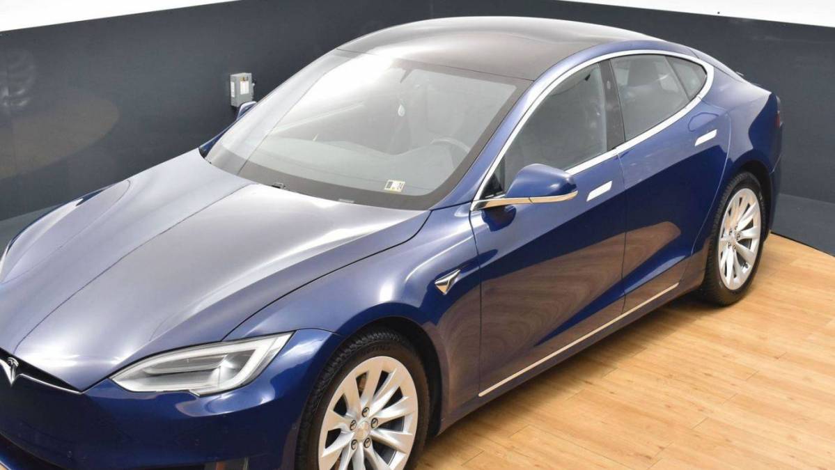 2017 Tesla Model S 5YJSA1E23HF199838