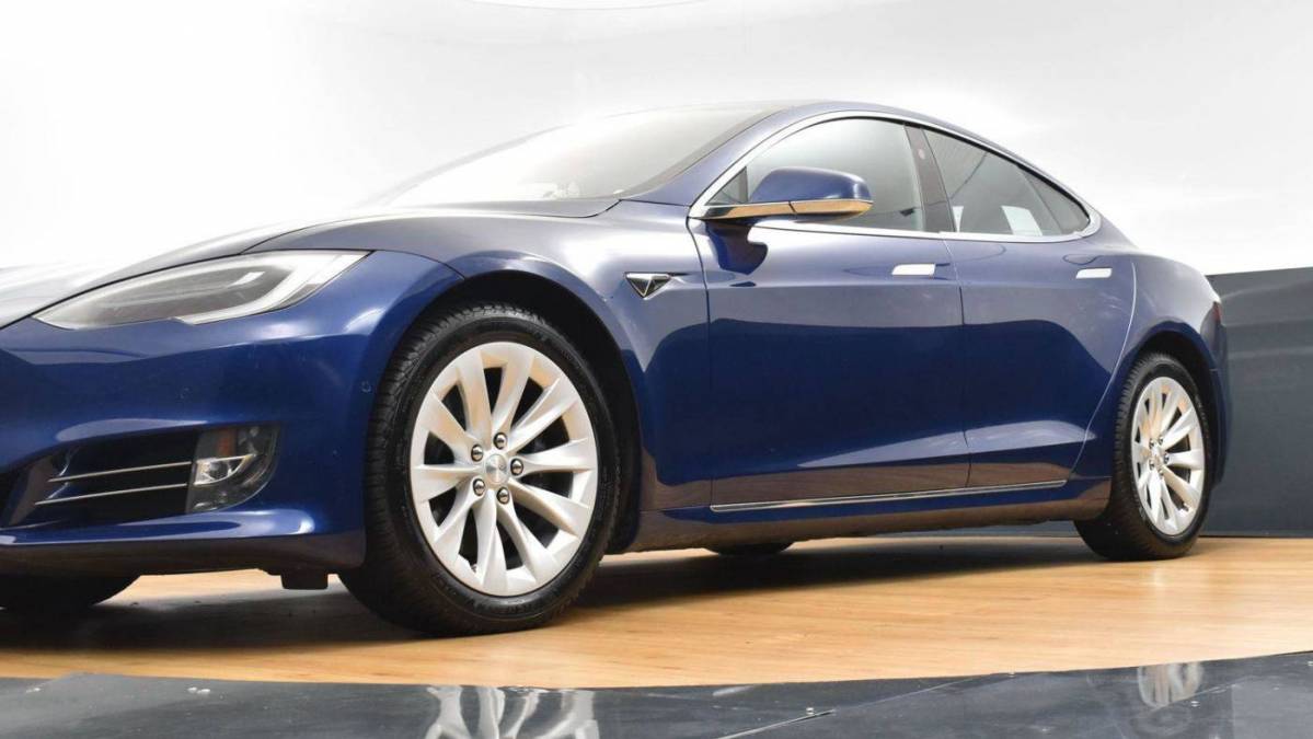 2017 Tesla Model S 5YJSA1E23HF199838