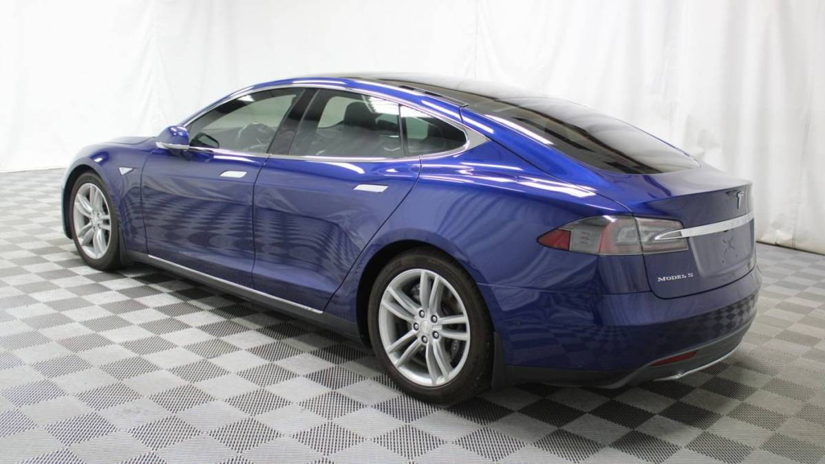 2015 Tesla Model S 5YJSA1S21FF096287
