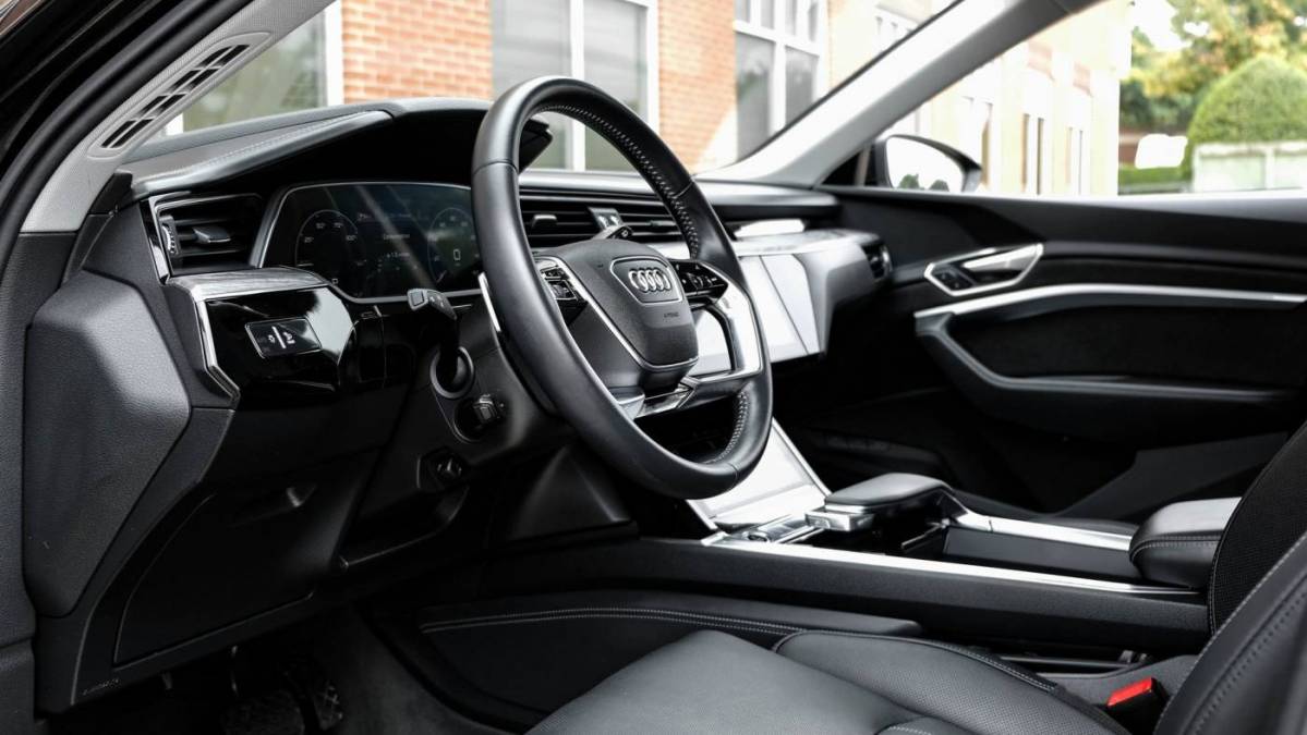2021 Audi e-tron WA1VAAGE1MB004671