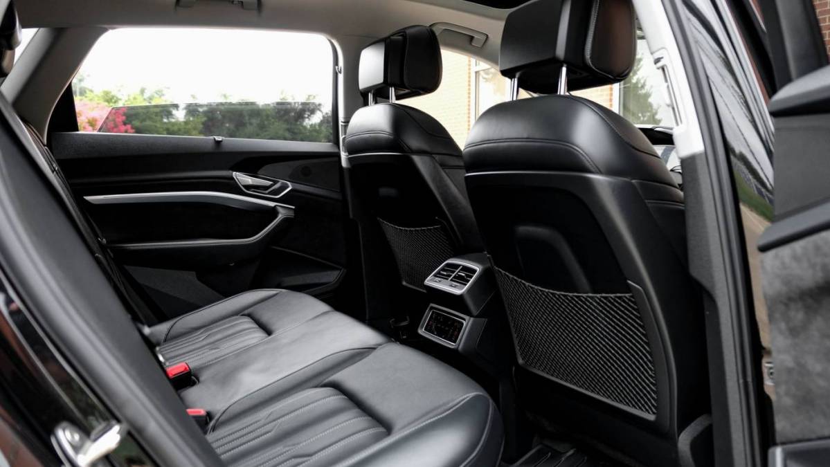 2021 Audi e-tron WA1VAAGE1MB004671