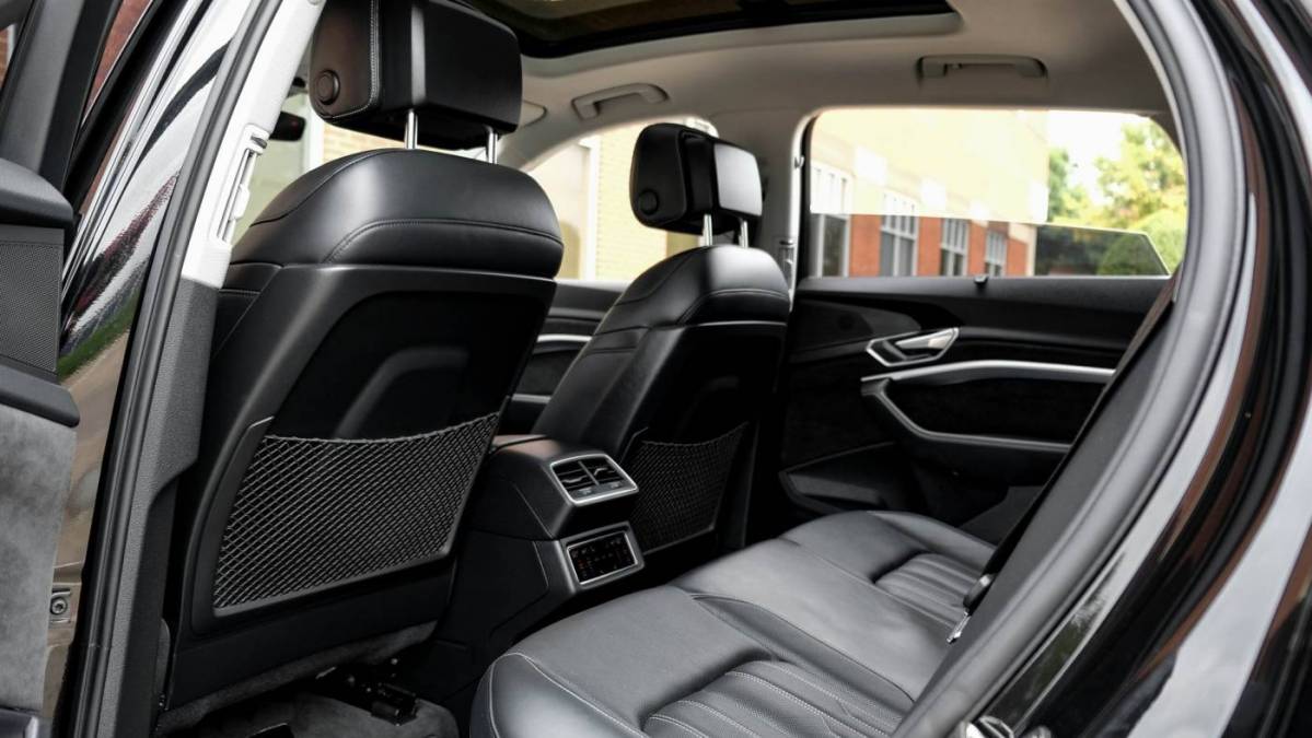 2021 Audi e-tron WA1VAAGE1MB004671