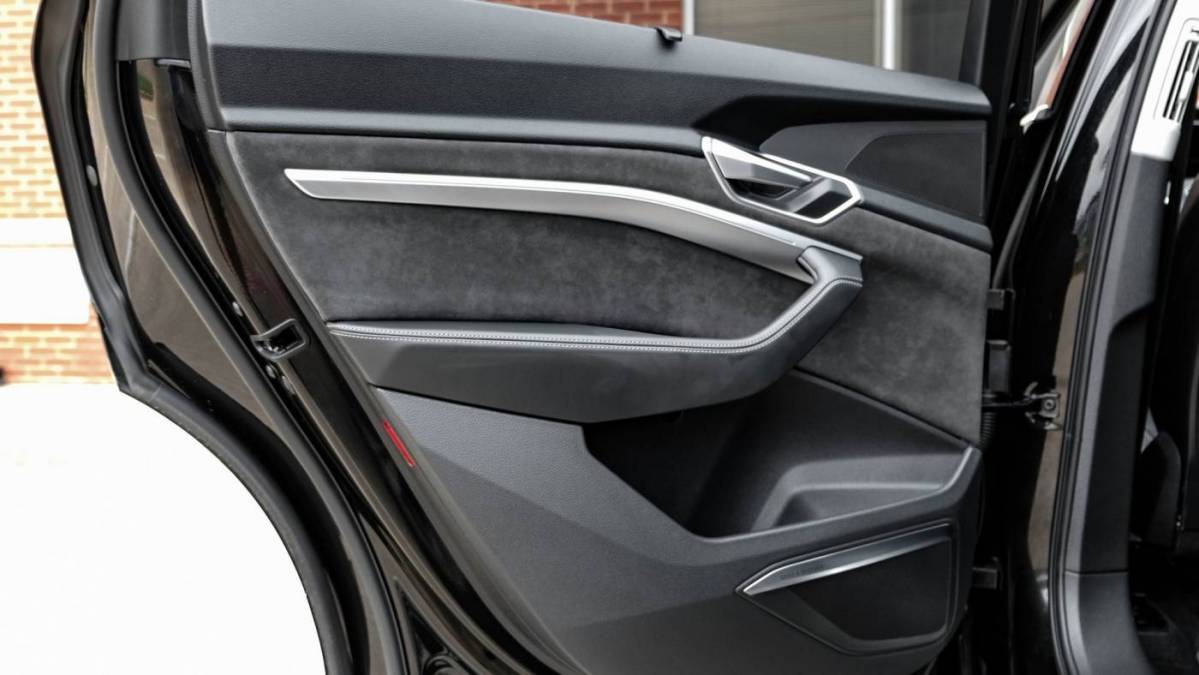 2021 Audi e-tron WA1VAAGE1MB004671