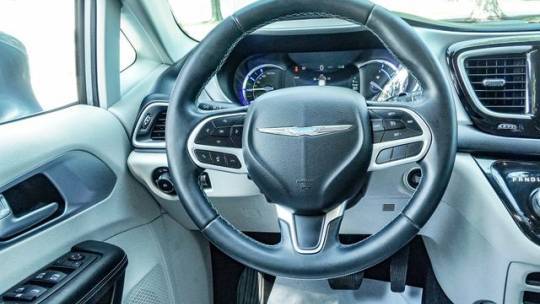 2018 Chrysler Pacifica Hybrid 2C4RC1L70JR364956