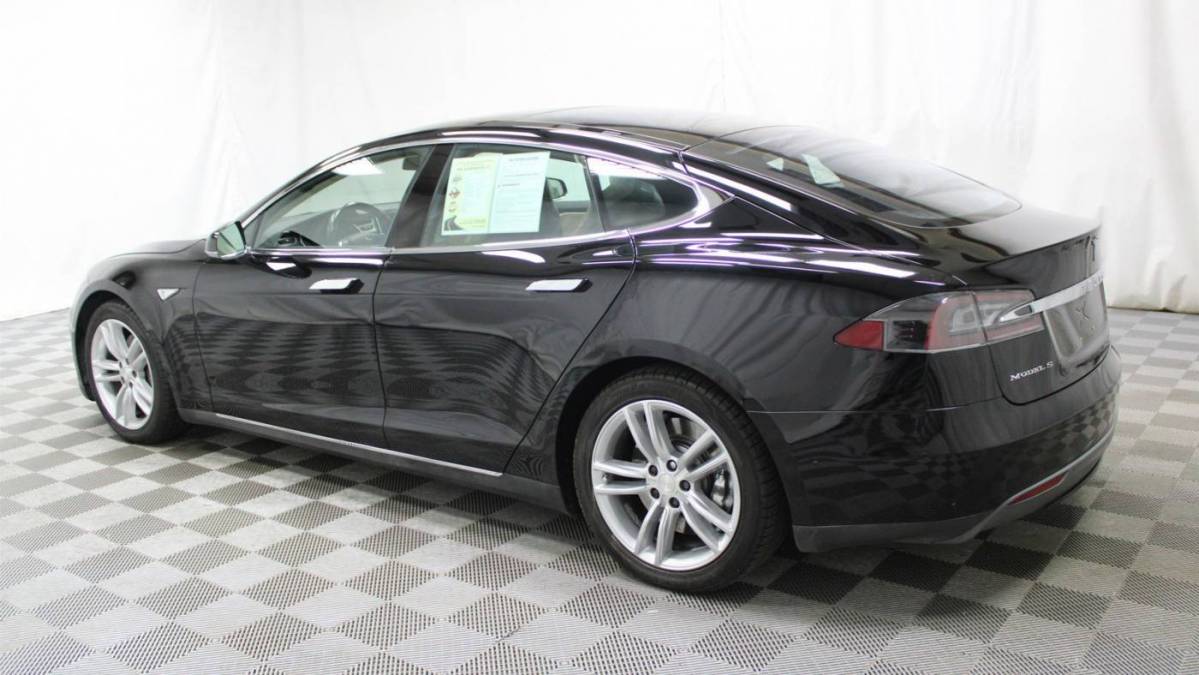2016 Tesla Model S 5YJSA1E14GF124474