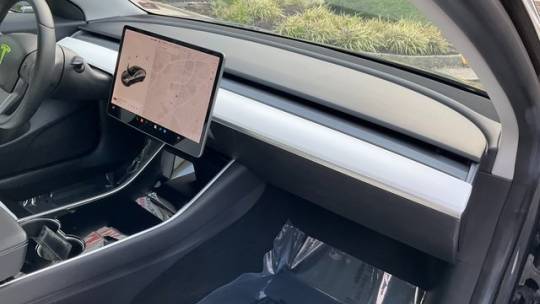 2019 Tesla Model 3 5YJ3E1EB7KF450392