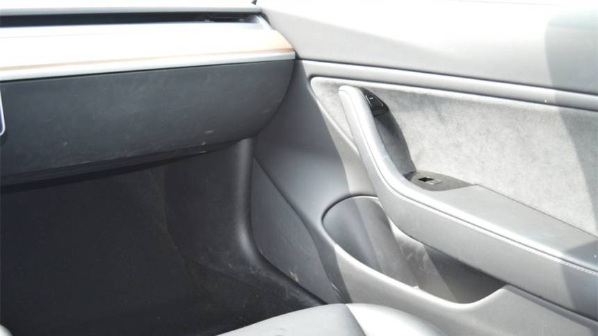 2018 Tesla Model 3 5YJ3E1EB8JF084649