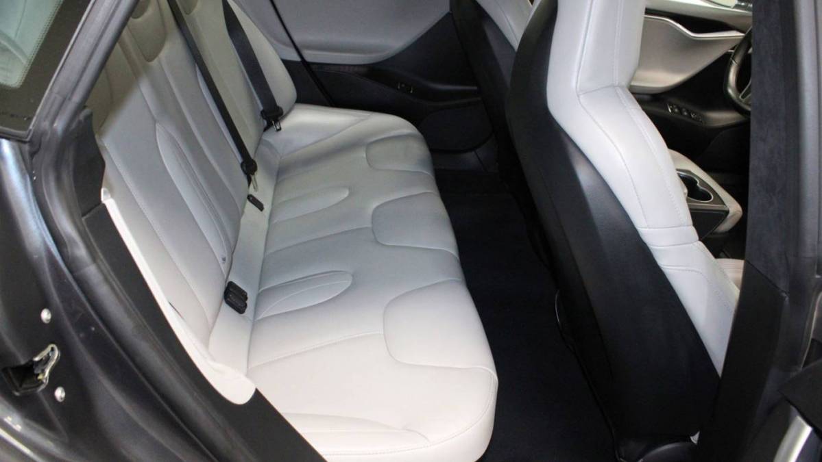 2016 Tesla Model S 5YJSA1E22GF129441