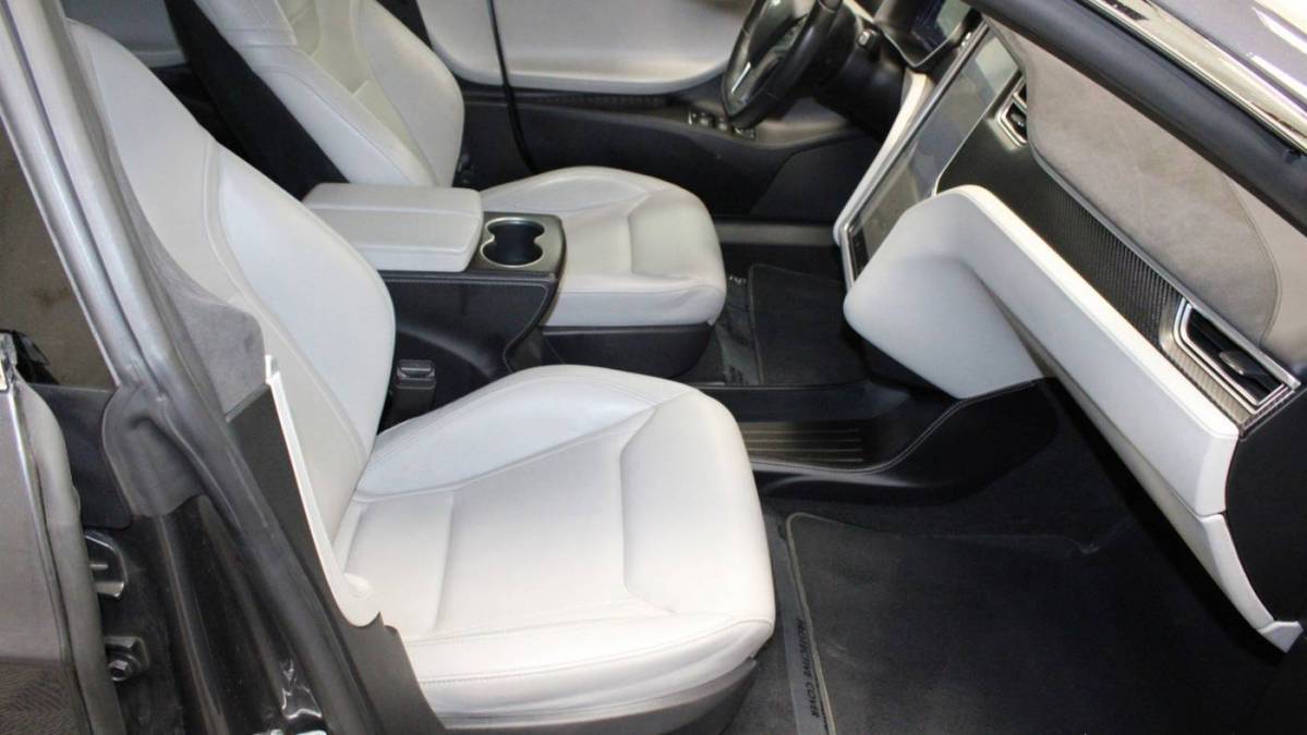 2016 Tesla Model S 5YJSA1E22GF129441