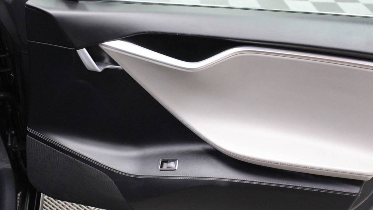 2016 Tesla Model S 5YJSA1E22GF129441