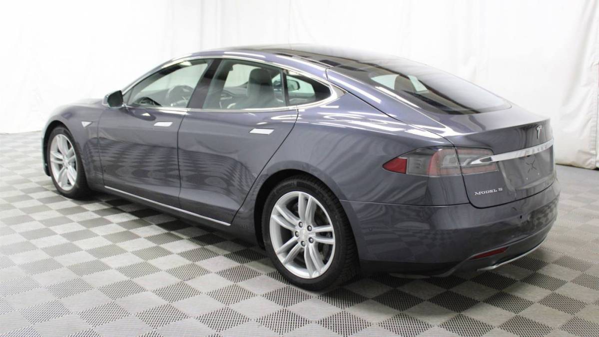 2016 Tesla Model S 5YJSA1E22GF129441