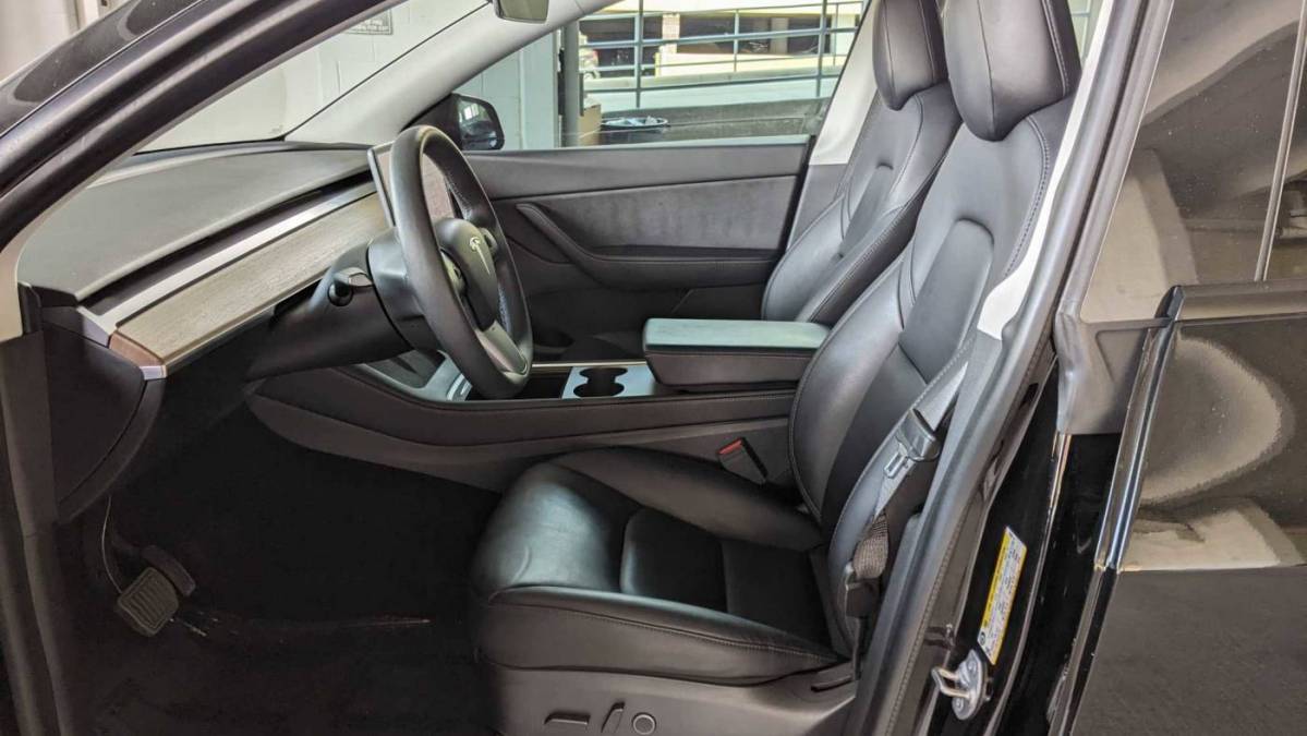 2021 Tesla Model Y 5YJYGDEE9MF183383