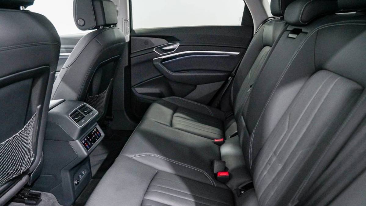 2021 Audi e-tron WA12AAGE9MB001018