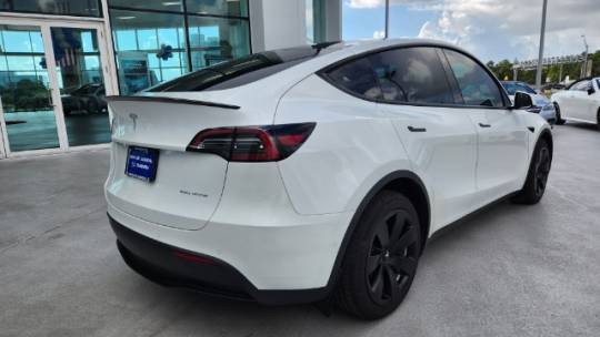 2021 Tesla Model Y 5YJYGDEE6MF082365