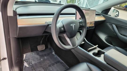 2021 Tesla Model Y 5YJYGDEE6MF082365