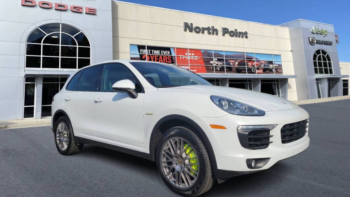 2016 Porsche Cayenne WP1AE2A26GLA63810
