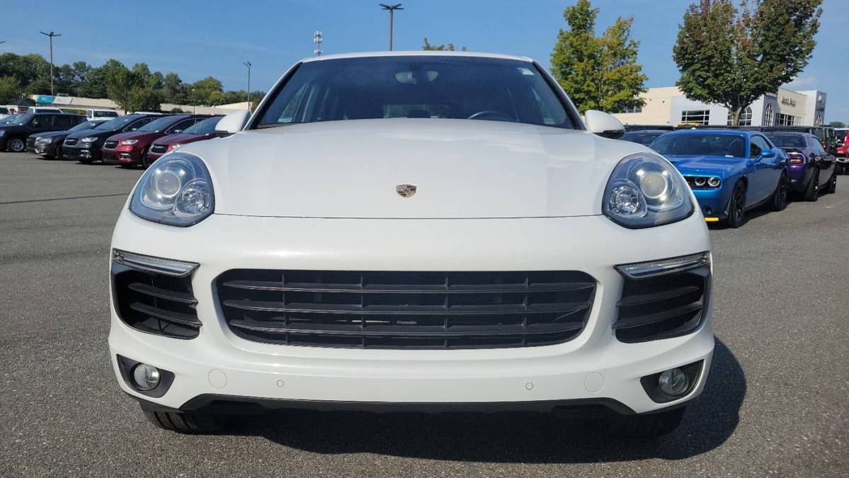 2016 Porsche Cayenne WP1AE2A26GLA63810