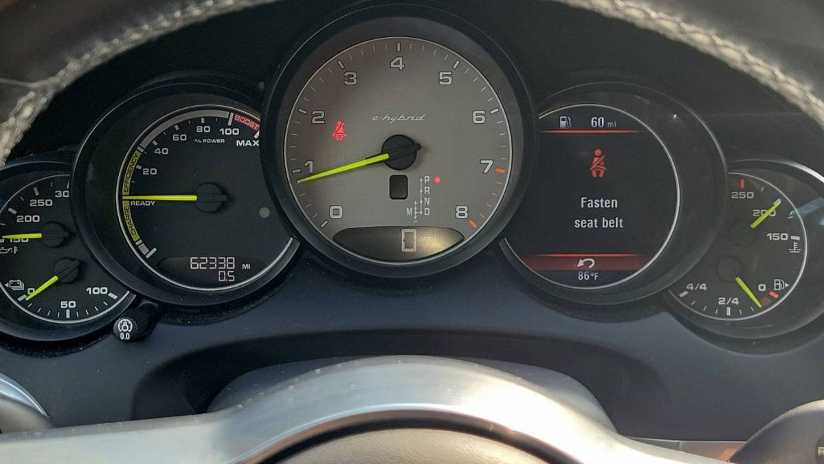 2016 Porsche Cayenne WP1AE2A26GLA63810