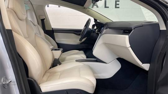 2018 Tesla Model X 5YJXCDE25JF132603