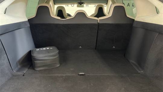 2018 Tesla Model X 5YJXCDE25JF132603