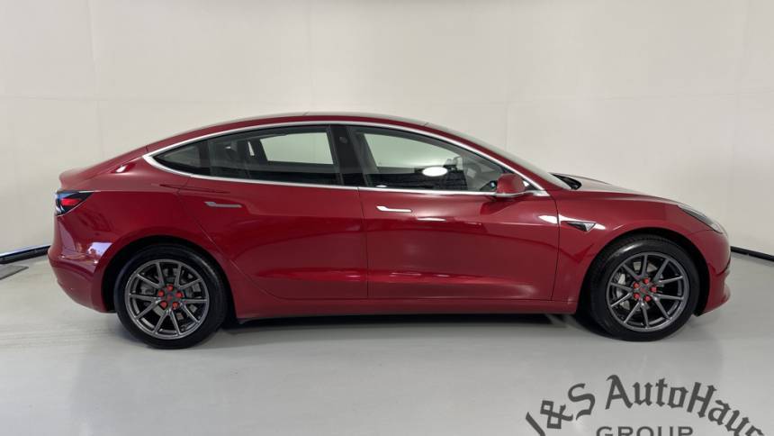 2018 Tesla Model 3 5YJ3E1EA9JF010406
