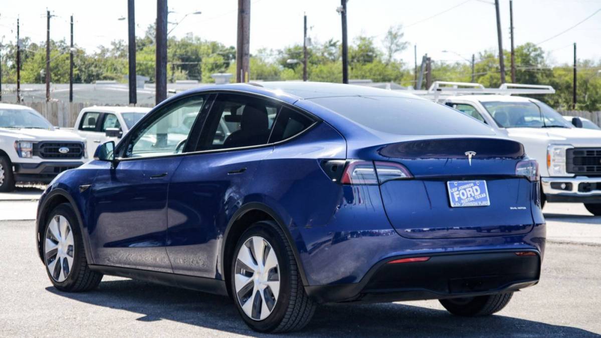 2021 Tesla Model Y 5YJYGDEE3MF300505
