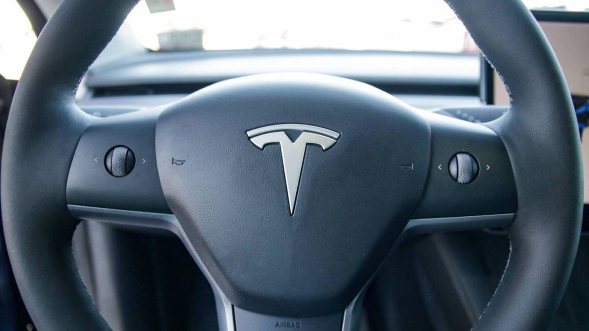 2021 Tesla Model Y 5YJYGDEE3MF300505