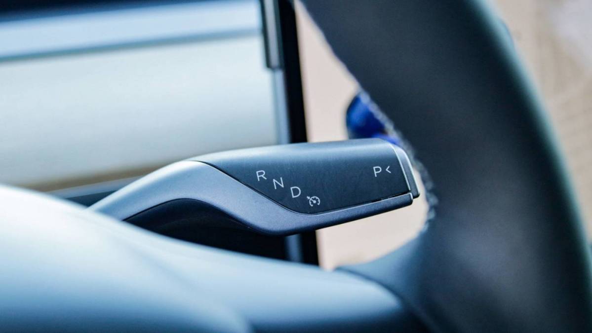 2021 Tesla Model Y 5YJYGDEE3MF300505