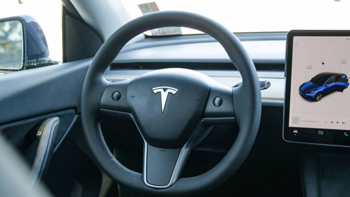 2021 Tesla Model Y 5YJYGDEE3MF300505