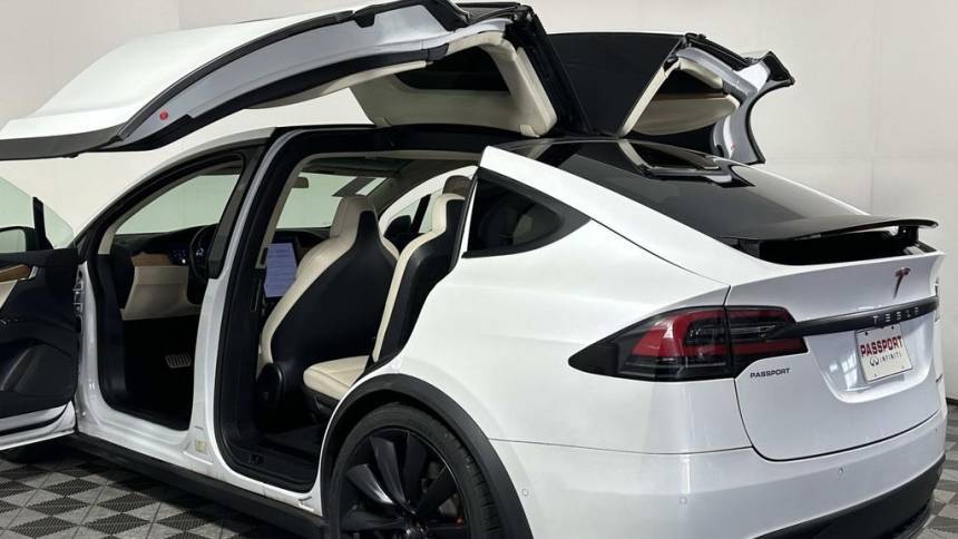 2019 Tesla Model X 5YJXCAE42KF183140