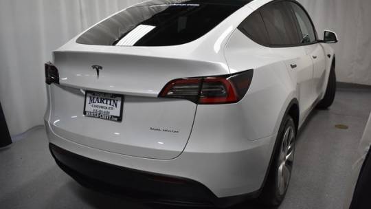 2021 Tesla Model Y 5YJYGDEE8MF065759